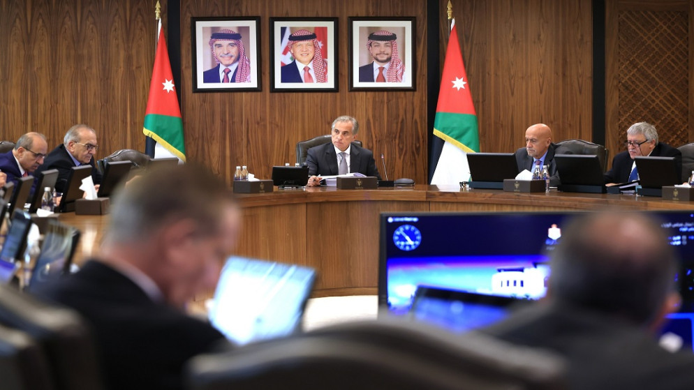 اعفاءات ضريبية ورسوم لمصفاة البترول والكهرباء الوطنية