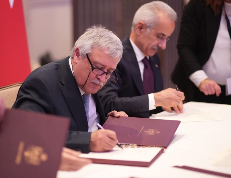 توقيع مذكرة تفاهم ثلاثية لتعزيز التكامل في قطاع النقل بين الأردن وسوريا وتركيا