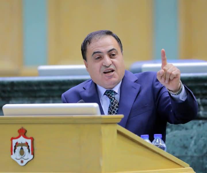 تجلياتُ الصمود في موقف القائد