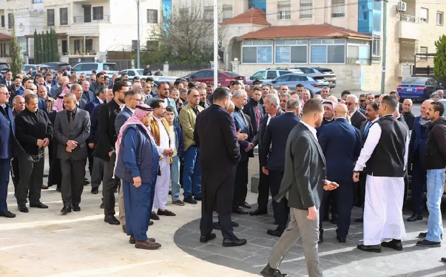 النواب على مادبة القيسي ما عدا نواب كتلة جبهة العمل الأسلامي