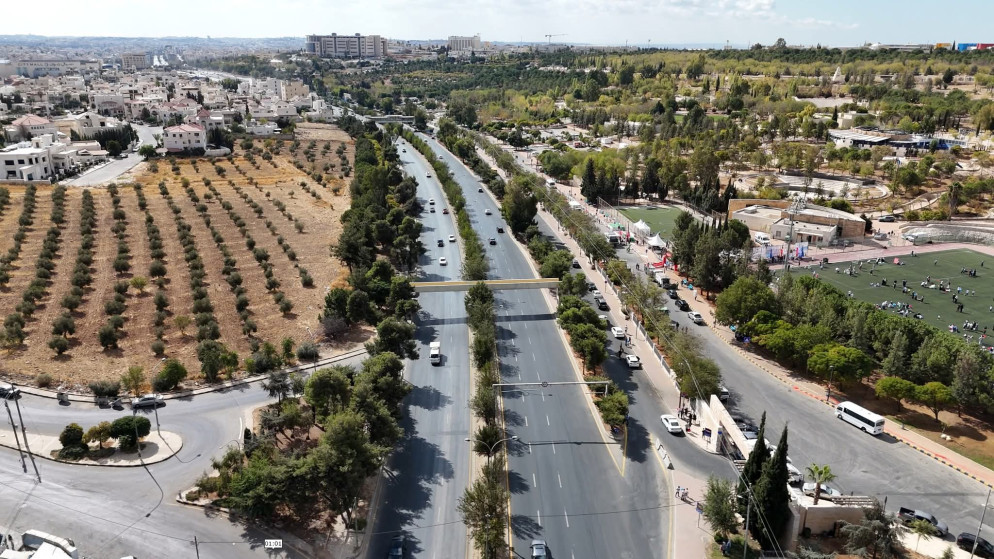 تحويلات مرورية في شارع الملك عبدالله الثاني لتركيب جسر مشاة