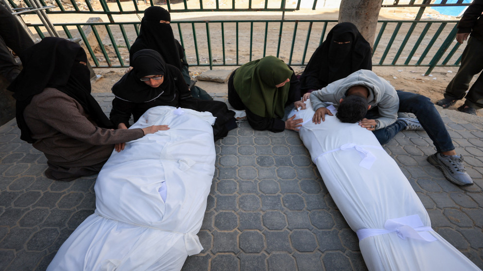 استشهاد واصابات في قصف اسرائيلي على مخيم البريج وخان يونس