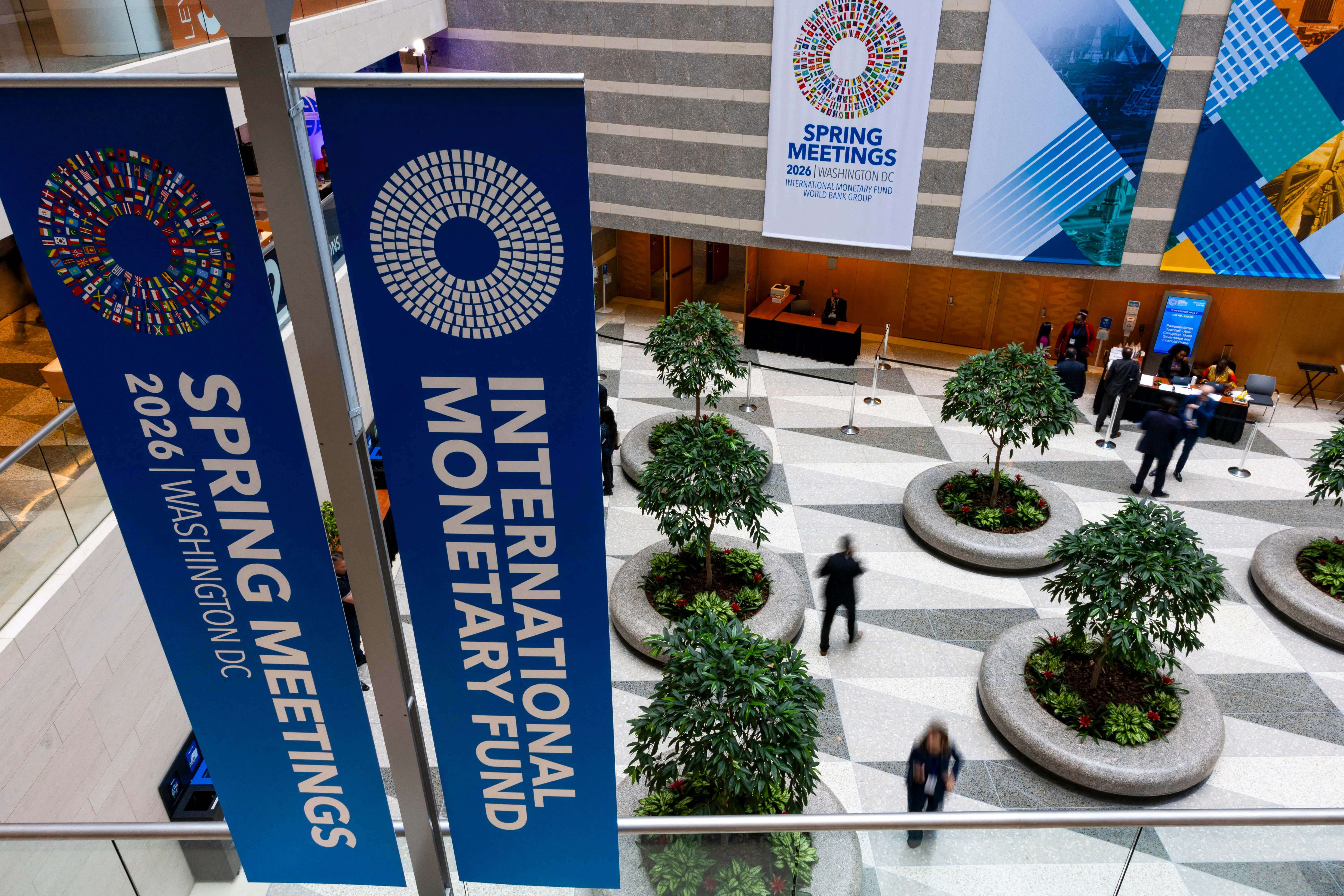 صندوق النقد والبنك الدولي يحذران من تداعيات تكديس الطاقة