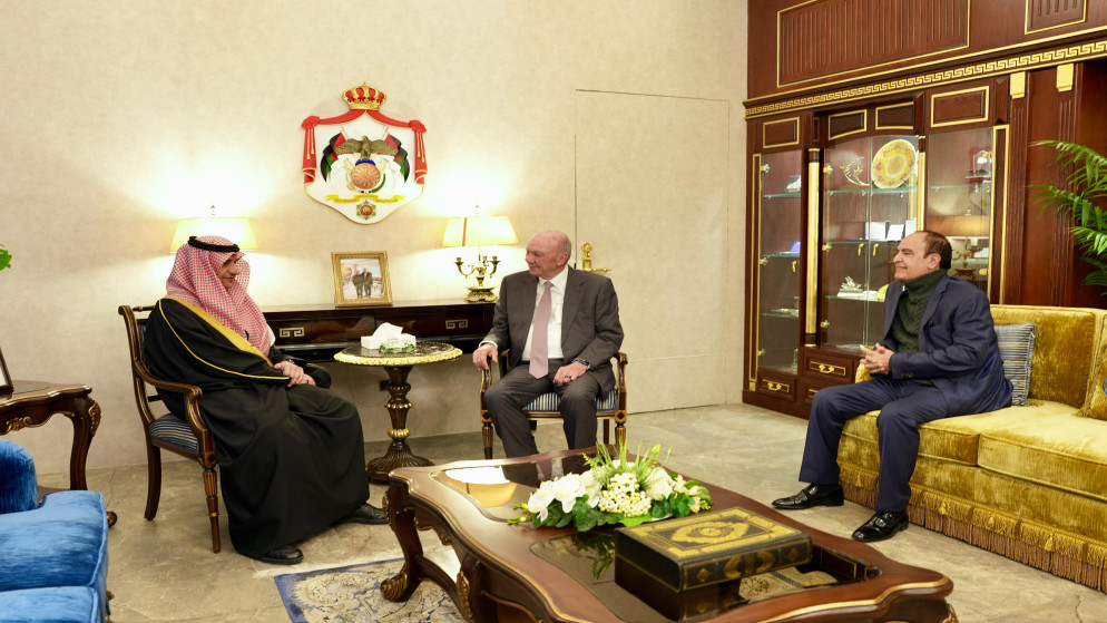 الفايز يحذر من توسيع الحرب وتأثيرها على المنطقة