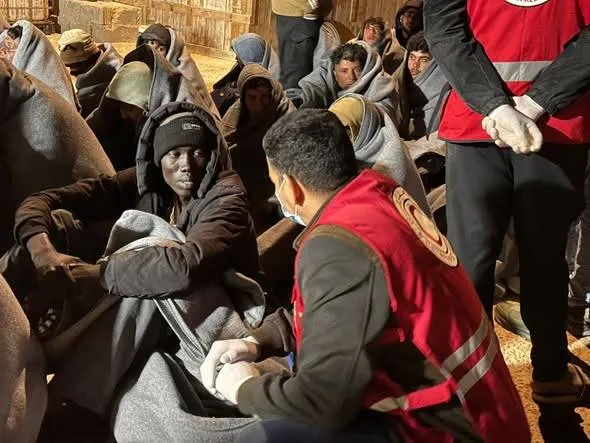 انقاذ مهاجرين قبالة سواحل طبرق الليبية بعد 3 ايام في البحر