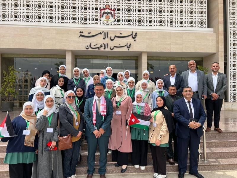 المصري يستقبل طالبات مدرسة الشاملة تحت القبة 