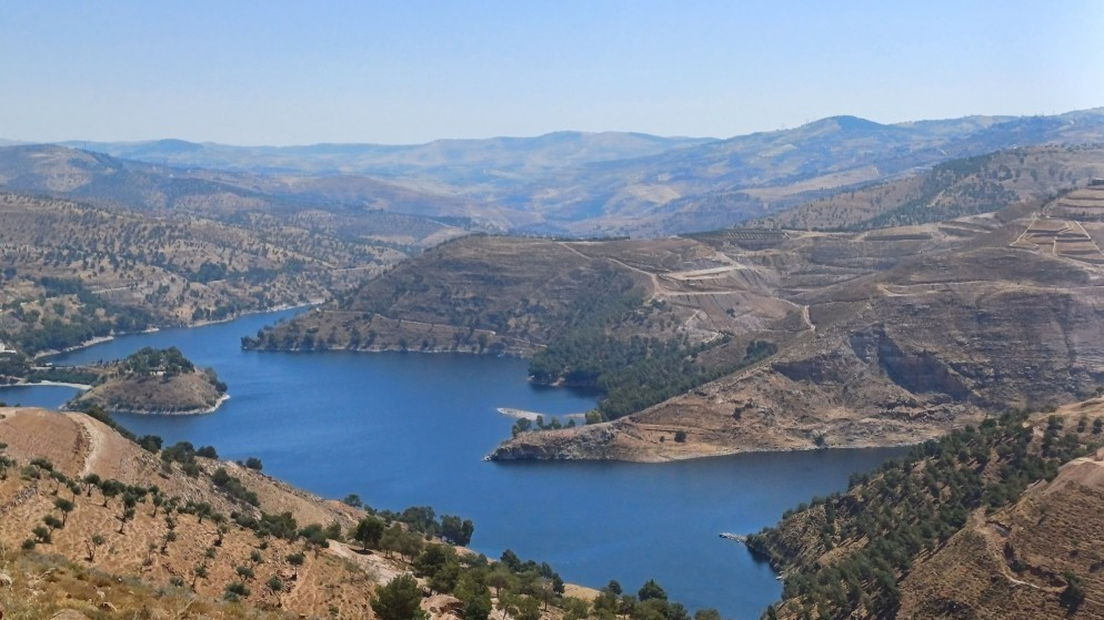 وزير المياه يشدد على الاستعداد لتامين احتياجات صيف 2026