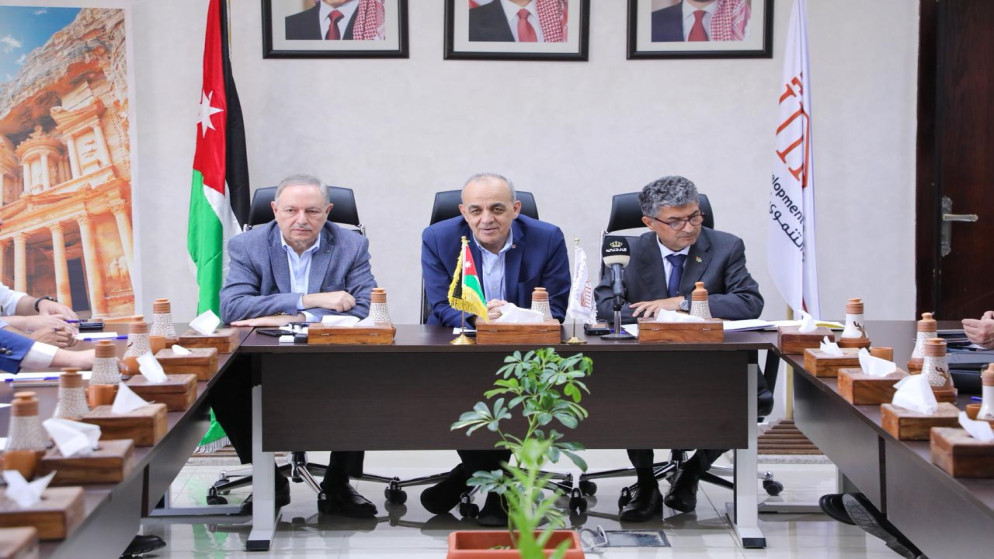 حجازين يؤكد ضرورة تطوير المنتج السياحي في البترا