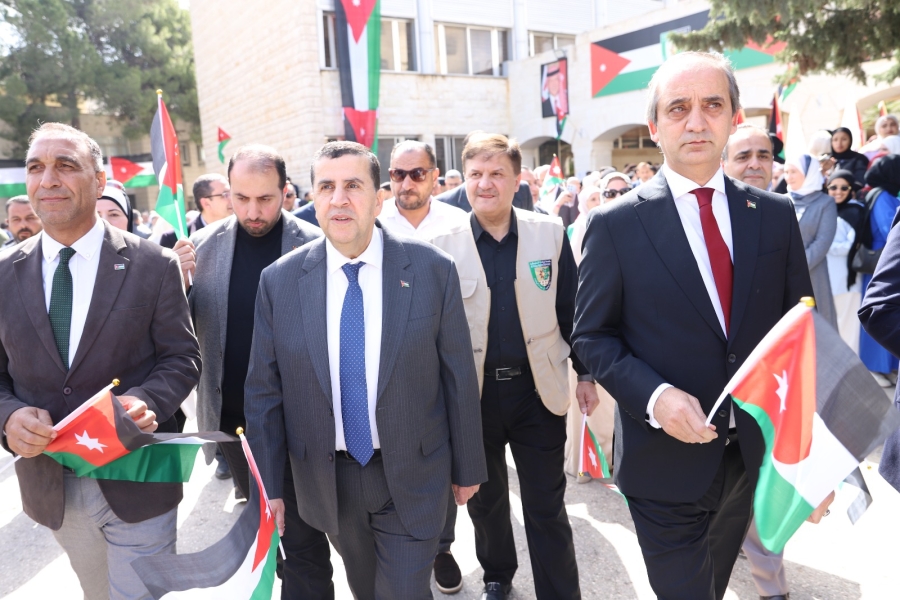 مادبا تحتفي بيوم العلم… مشهد وطني حاشد يجسد وحدة الأردنيين في المريجمات