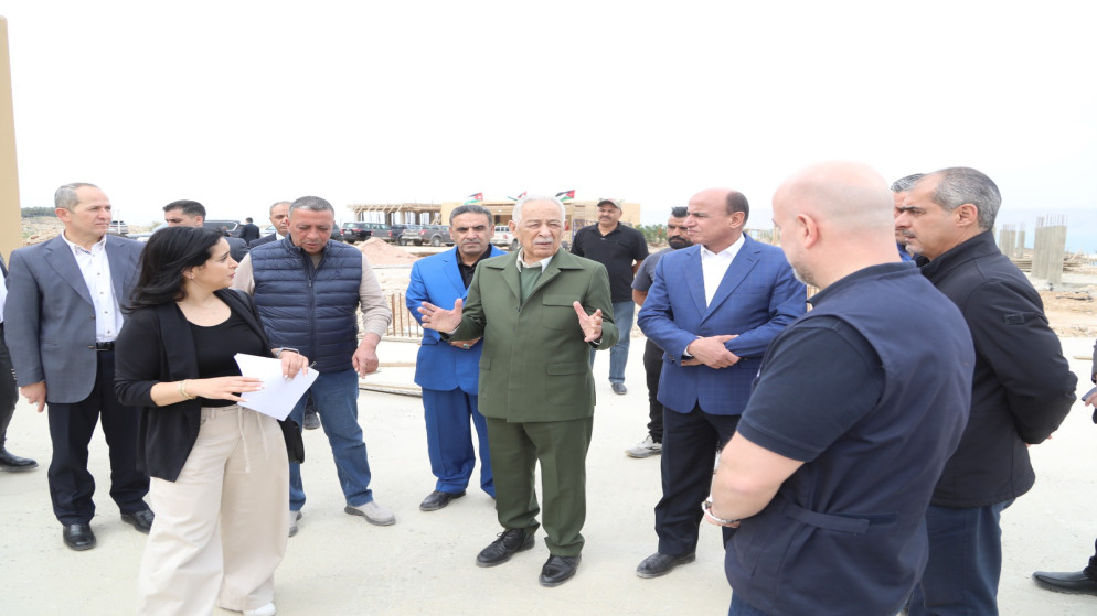 العيسوي يتفقد مشاريع ملكية في الكرك والأغوار