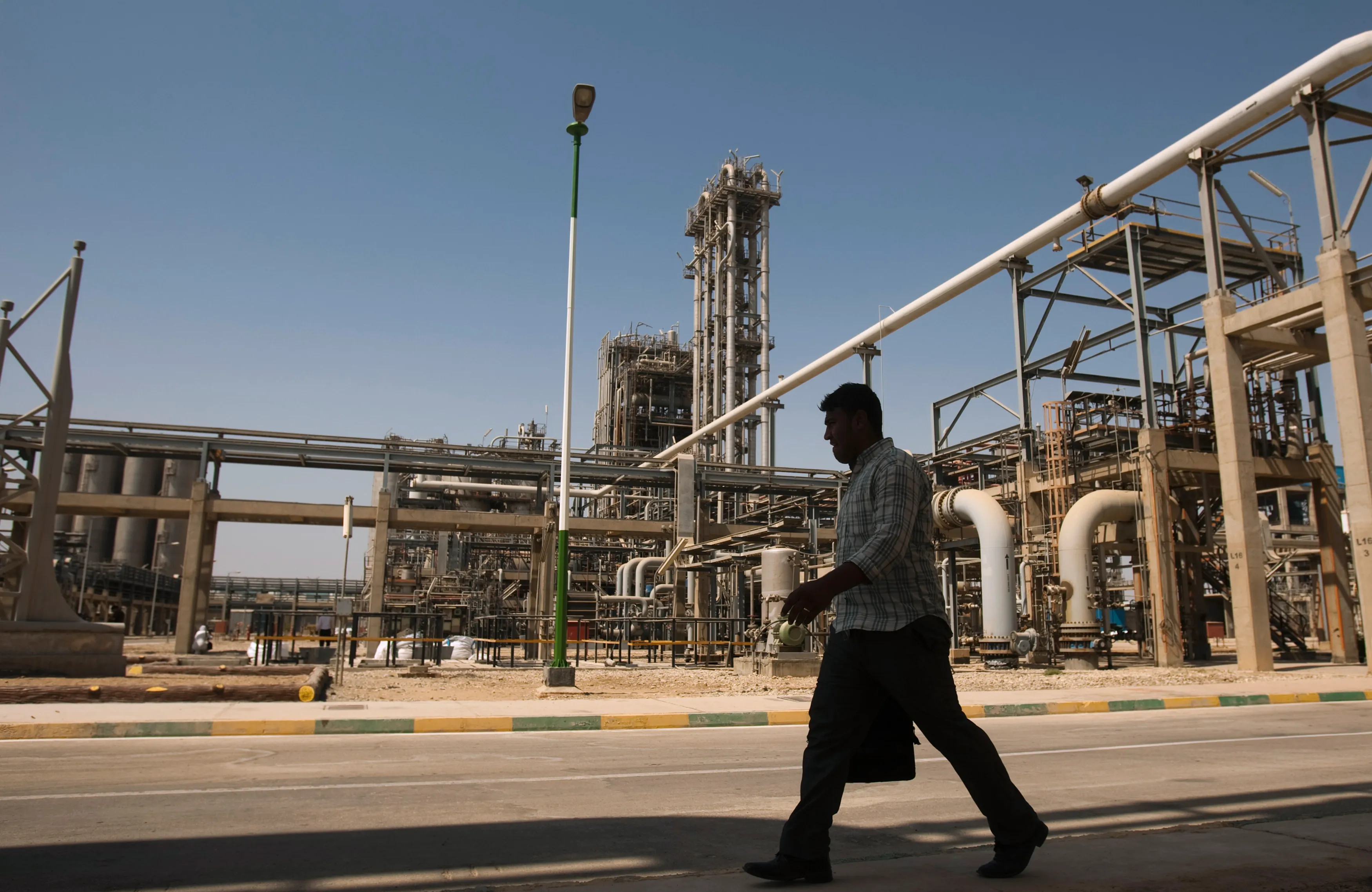 ايران توقف صادرات البتروكيماويات لتامين السوق المحلي