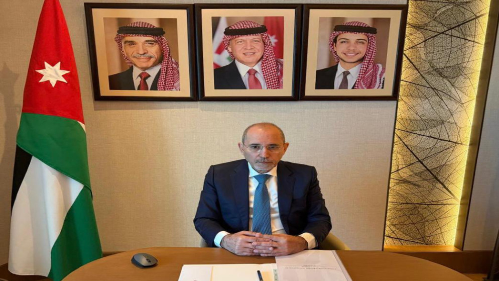 الصفدي يشارك باجتماع دولي حول حرية الملاحة بمضيق هرمز