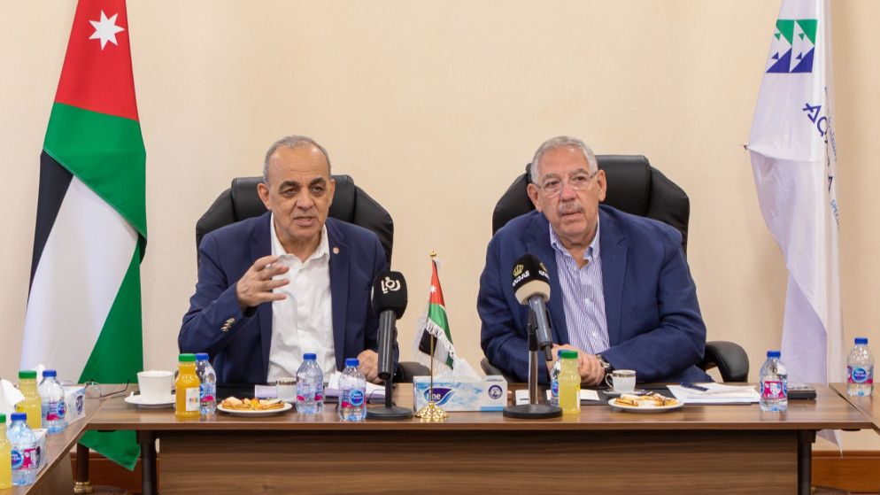 وزير السياحة يبحث تطوير القطاع السياحي بالعقبة