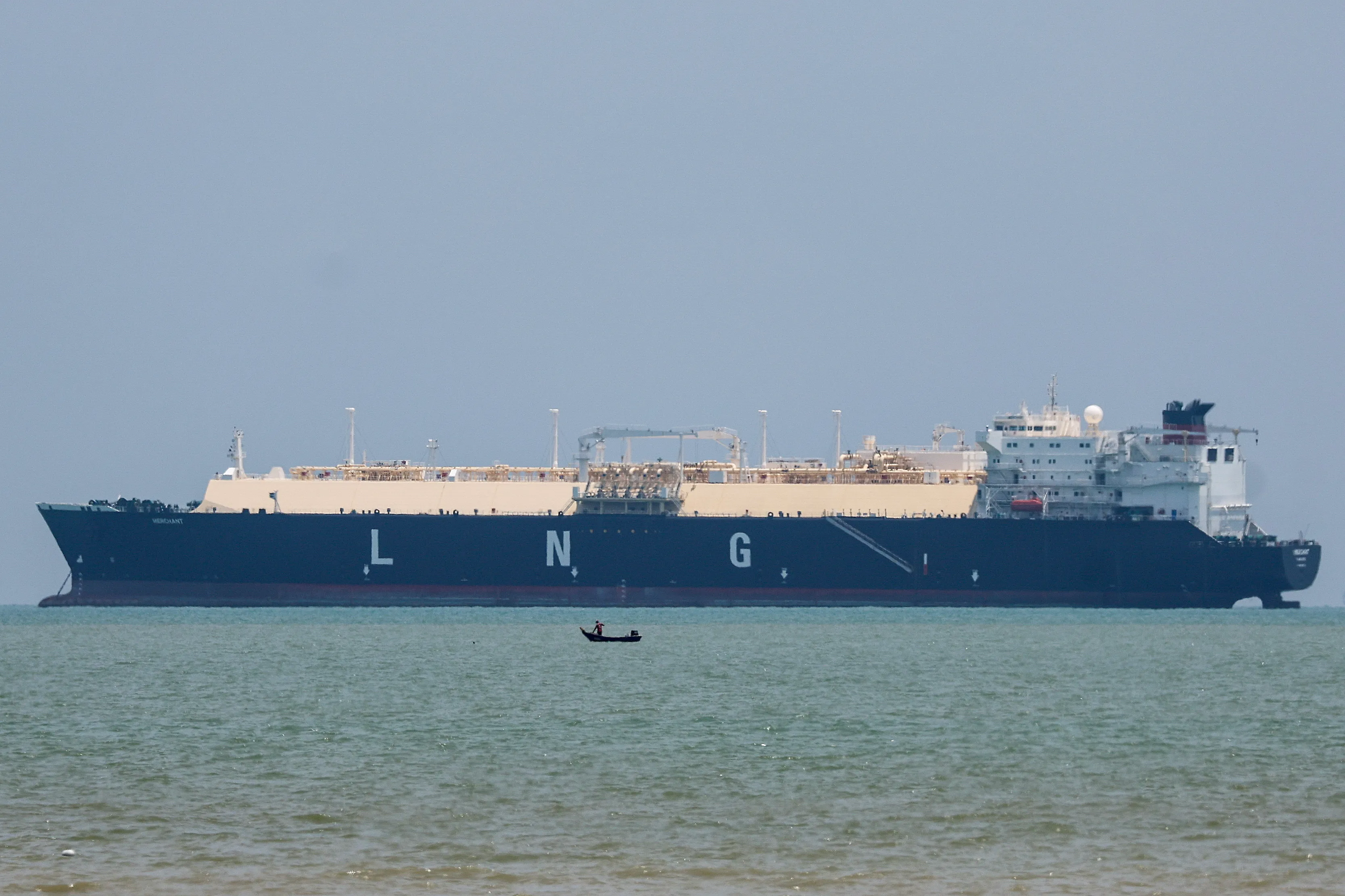 مضيق ملقا.. شريان التجارة العالمي تحت المجهر