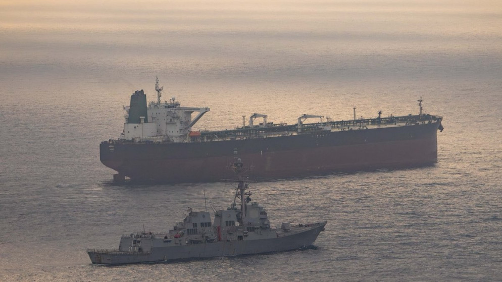 القيادة المركزية الاميركية تعترض سفينة ايرانية قرب موانيء ايران