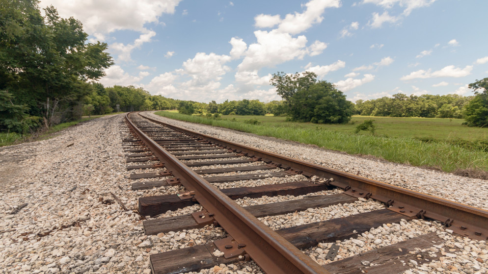 السعودية تستكمل دراسة الربط السككي مع تركيا عبر الأردن وسوريا