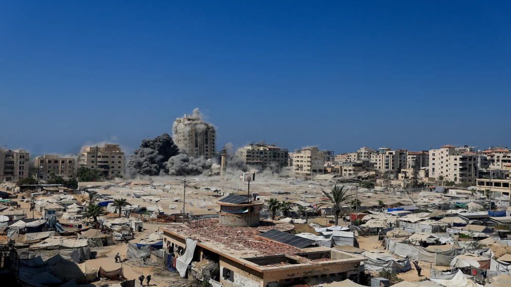 الصليب الاحمر يسهل نقل معتقلين مفرج عنهم من غزة لمستشفى شهداء الاقصى