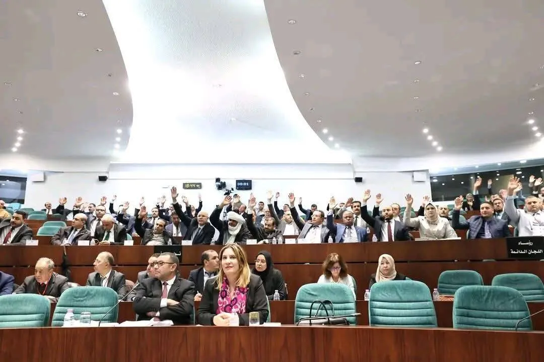 المعارضة تواجه عقبات التوقيعات بانتخابات الجزائر