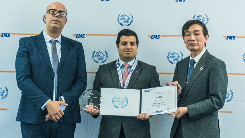 البريد الاردني يفوز بجائزة خدمة العملاء للبريد السريع