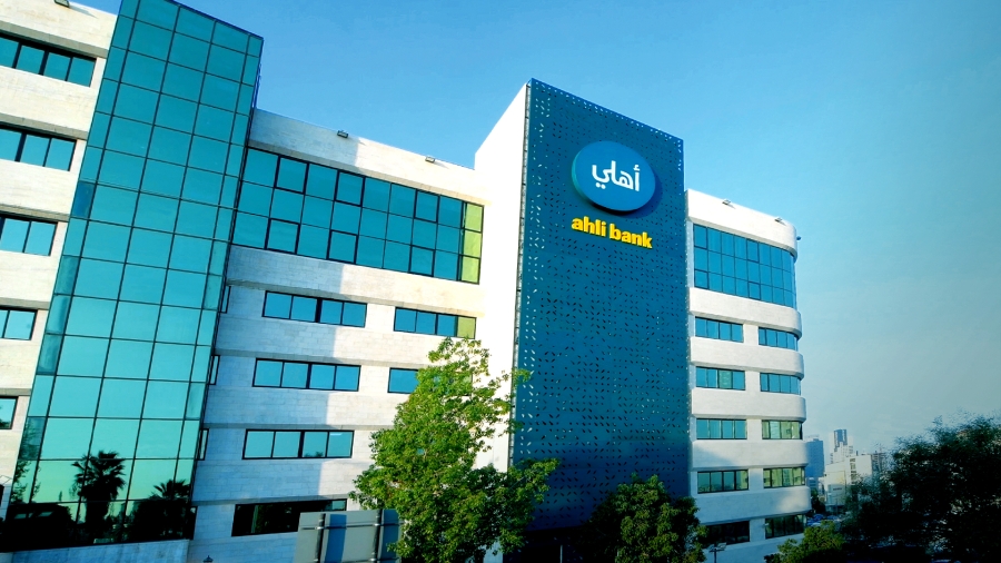 بعد مسيرة مهنية متميزة.. 