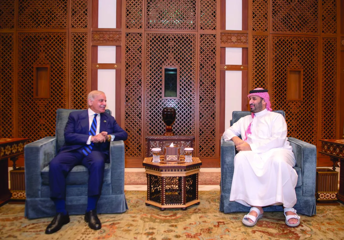 باكستان تسدد ديونها بدعم سعودي محوري