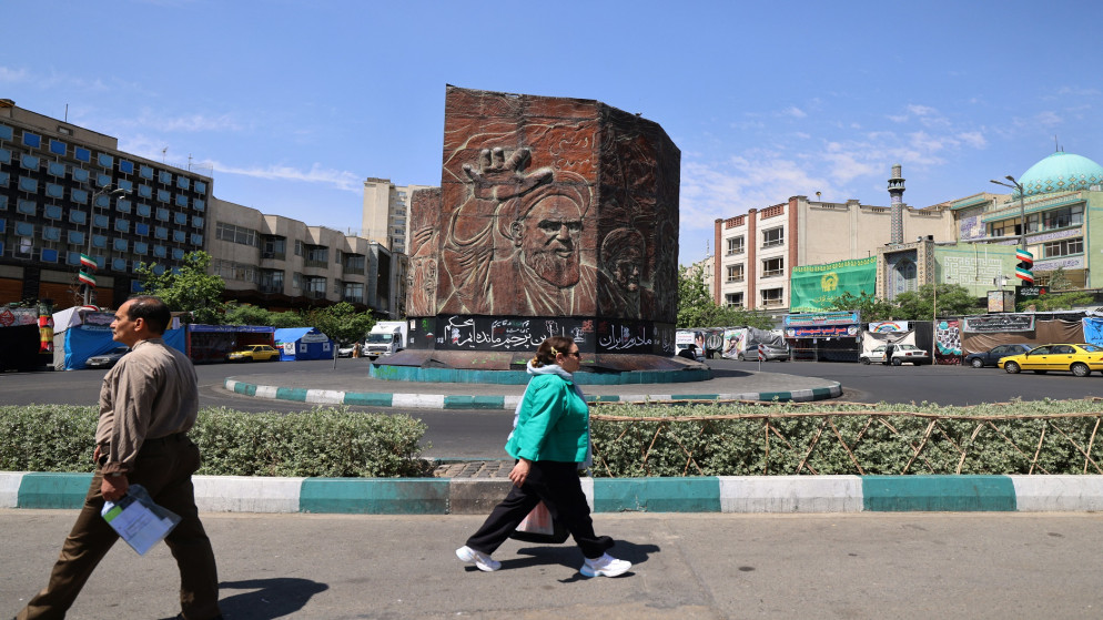 طهران تستعيد الحياة وسط ازمة معيشية متفاقمة