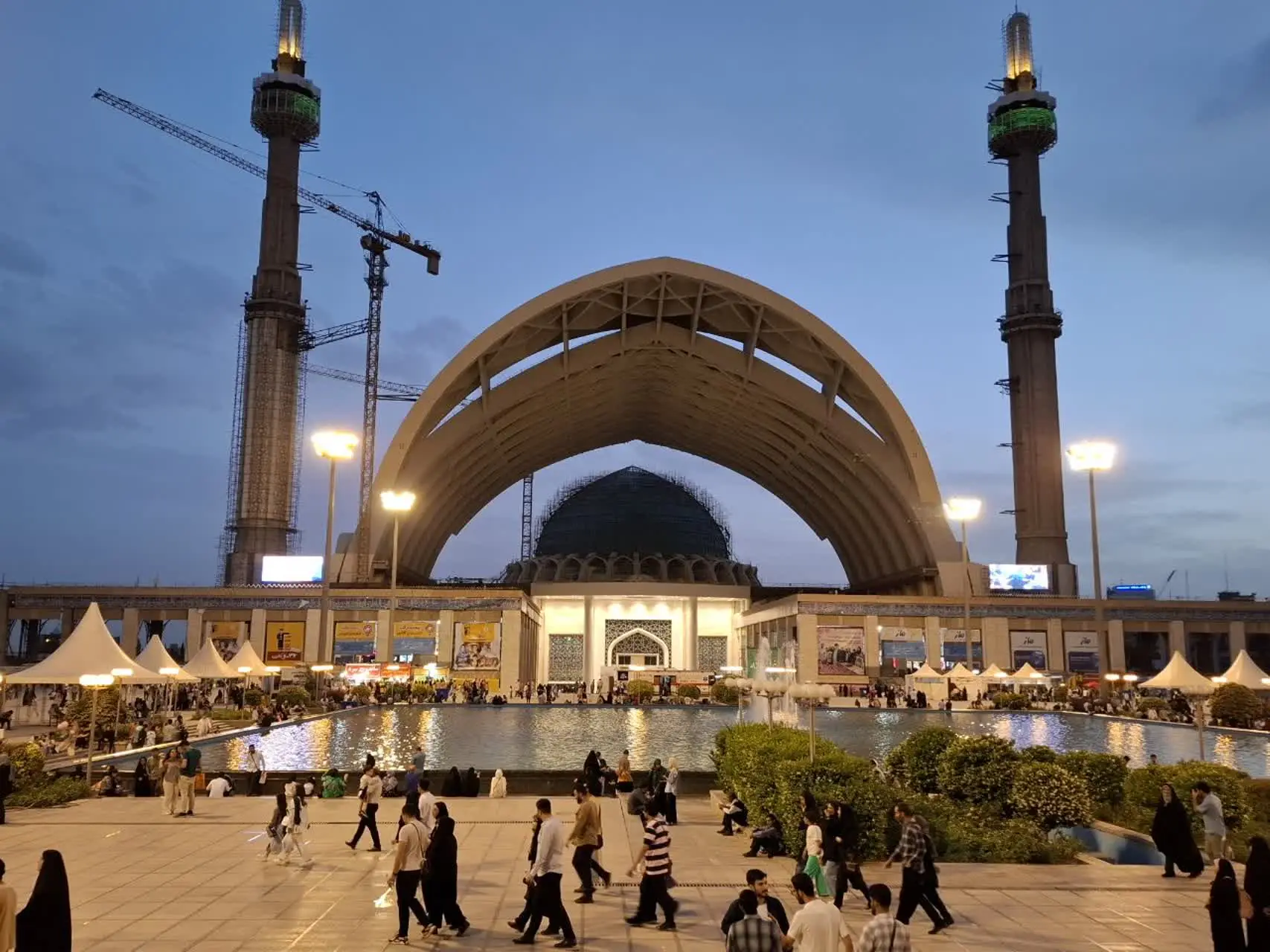 الحرب تعمق ازمة العمالة و المشاريع المتعطلة في ايران