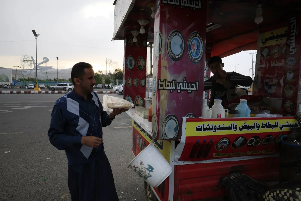 اليمن: بطالة ومعاناة متفاقمة للعمال في ظل الازمة الاقتصادية