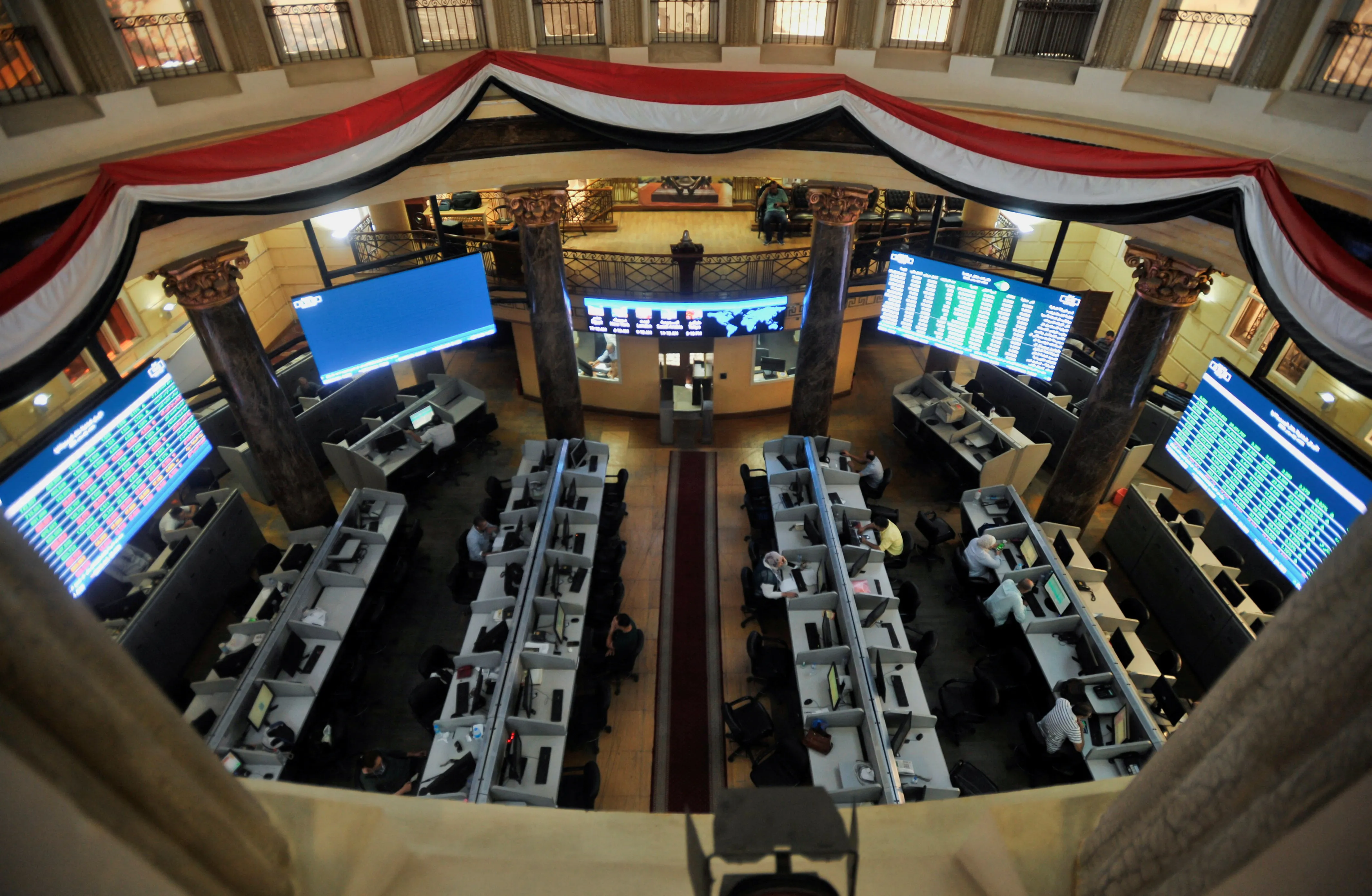 هيرميس يدير طرح اسهم مصر لتامينات الحياة في البورصة