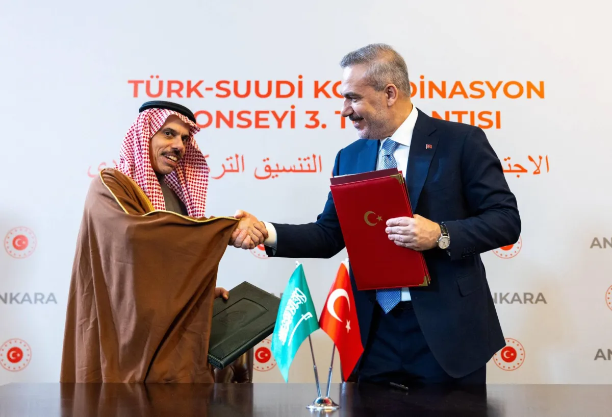 السعودية وتركيا توقعان اتفاقية لاعفاء حاملي الجوازات الدبلوماسية من التاشيرة