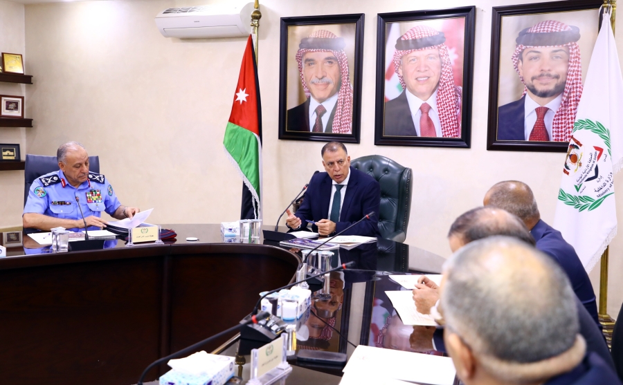الوزير الفراية يترأس اجتماعا لـ اللجنة العليا للإصلاح والتأهيل