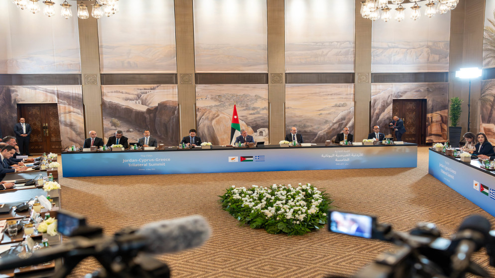الاردن وقبرص واليونان يؤكدون تعزيز التعاون فى قمة عمان