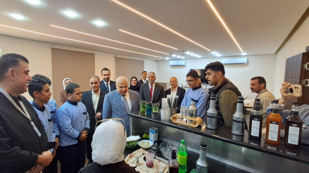 وزير العمل يركز على تاهيل الكوادر في السياحة والضيافة بالعقبة