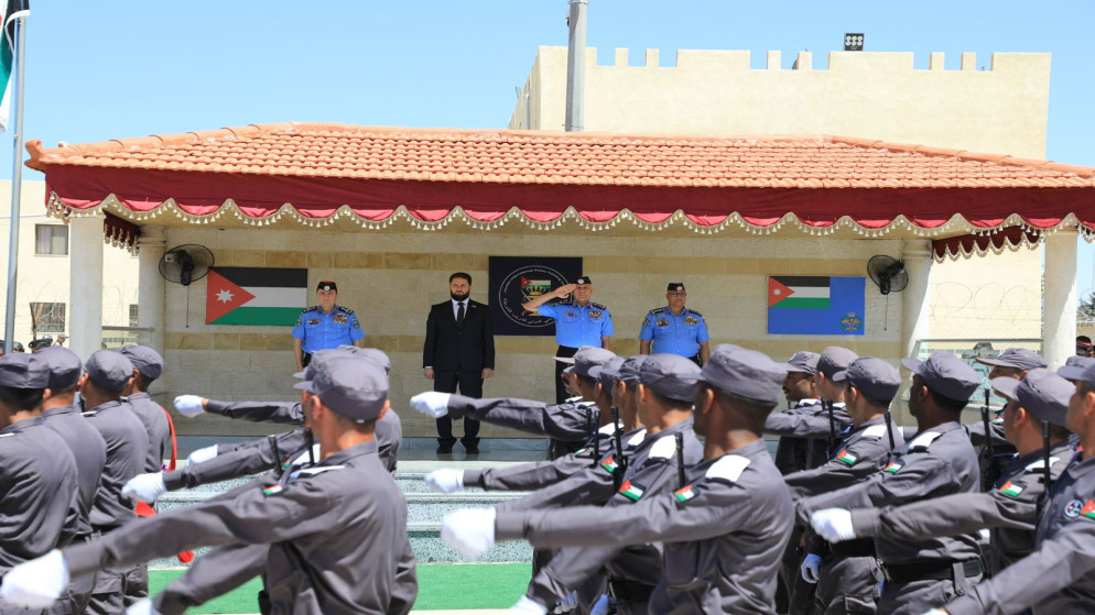 المعايطة يرعى تخريج دورة تاهيل الشرطة السورية بالاردن