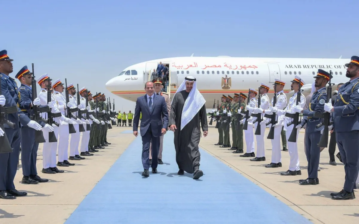 السيسي يبحث مع الامارات وعمان انهاء التصعيد وتعزيز التضامن