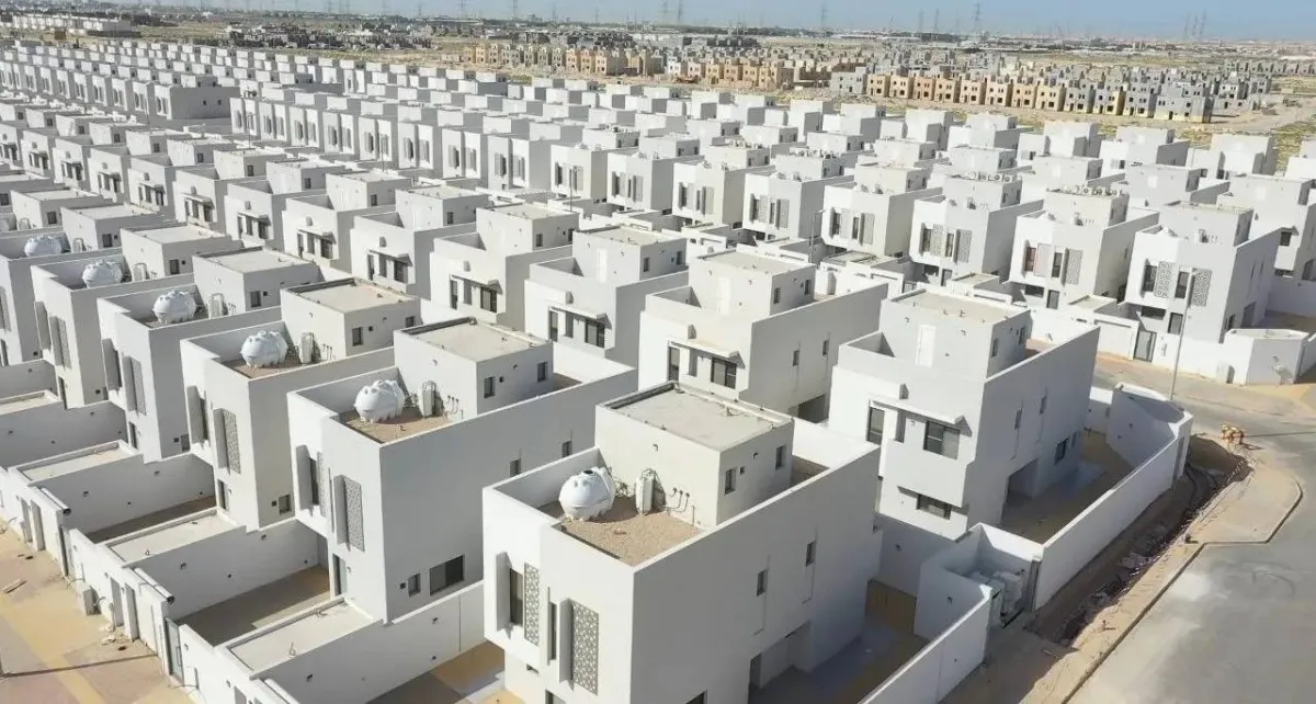 السعودية تعيد تنظيم السوق العقارية برسوم على الاراضي الشاغرة