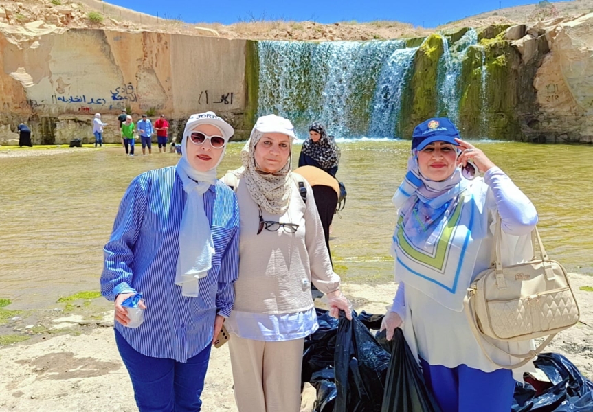 وزارة الطاقة تنفذ حملة نظافة في وادي الهيدان 