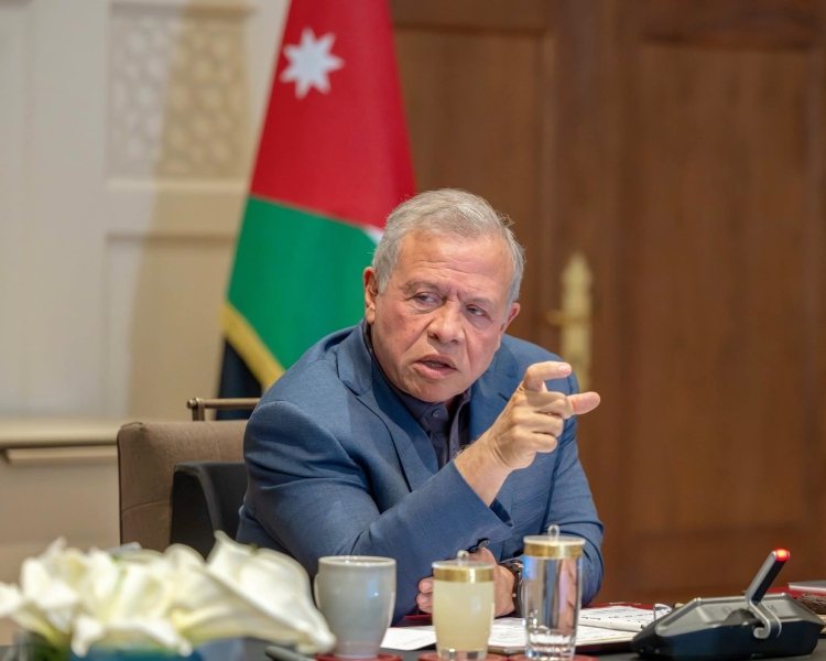 الملك يترأس اجتماعا مع مسؤولين وممثلين عن قطاع الصناعة