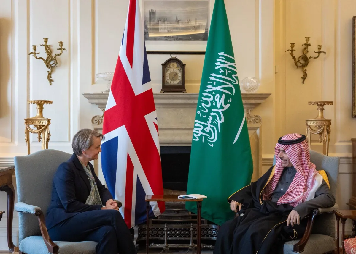 السعودية وبريطانيا ترفضان استخدام هرمز للضغط السياسي والاقتصادي