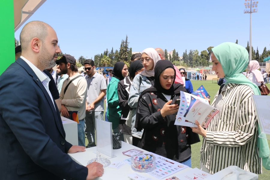 المستشفى التخصصي يشارك في المعرض الوظيفي في الجامعة الأردنية