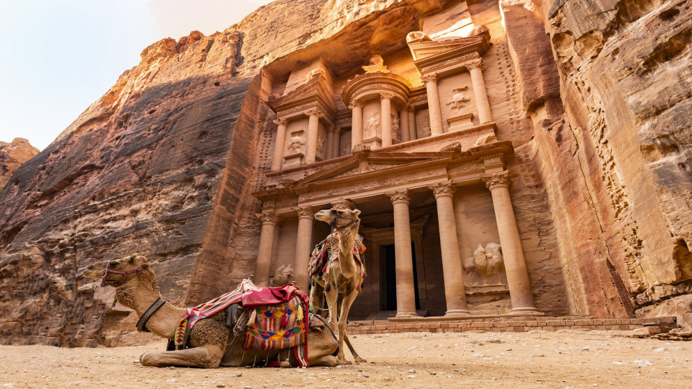 تراجع اعداد السياح في الاردن وانخفاض الدخل السياحي