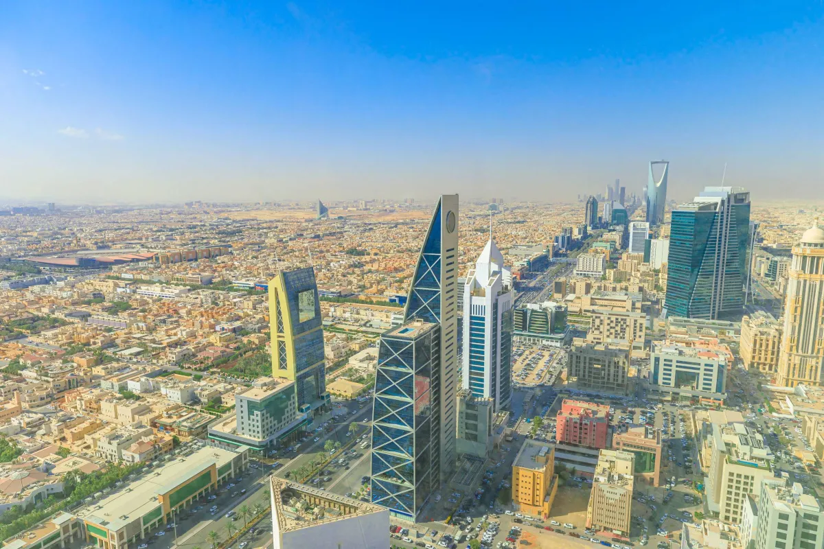 السعودية تقود استقرار سوق الطاقة العالمية وسط تحذيرات من استمرار الصراع