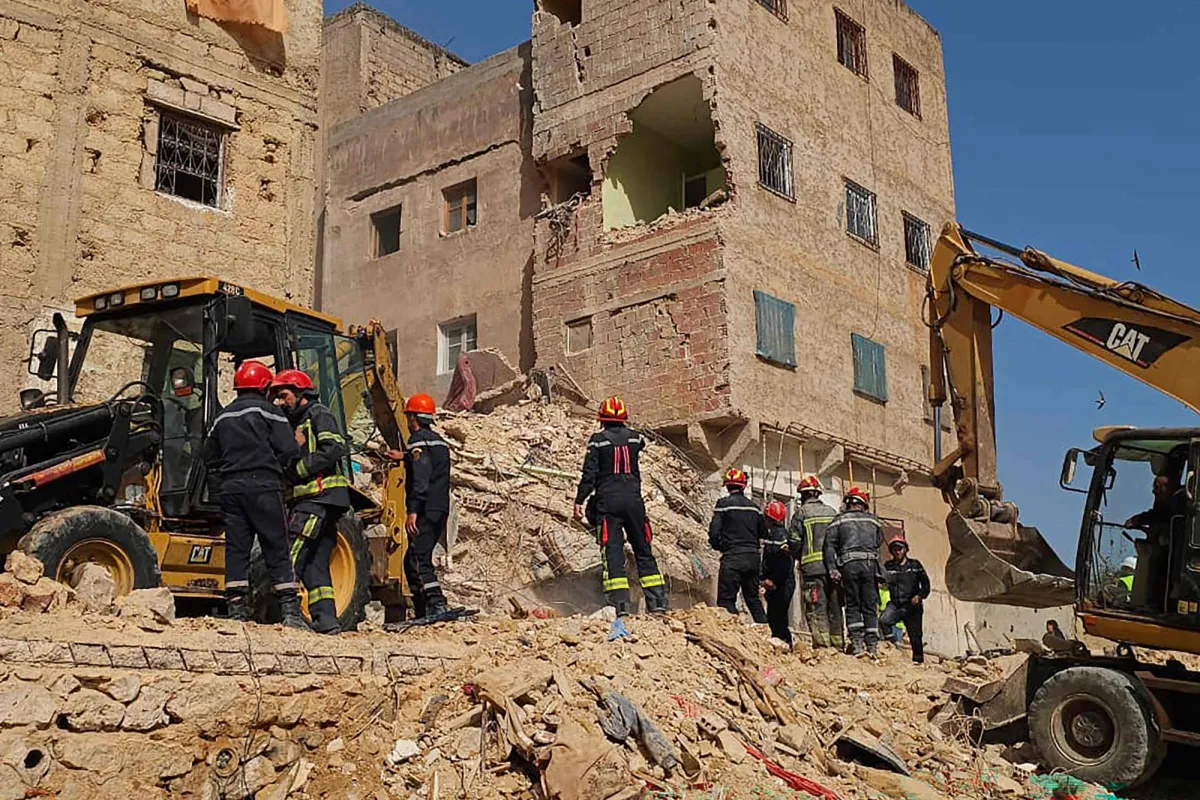 مصرع 11 شخصا بانهيار مبنى في فاس المغربية