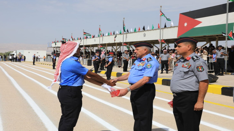 اللواء المعايطة يرعى تخريج دورة للشرطة المستجدين بالكفرين