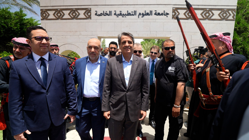 وزير الشباب يرعى احتفال الاستقلال ومعرض الجاليات بجامعة العلوم التطبيقية