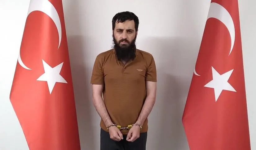 تركيا تعتقل عناصر داعش وتعيدهم من سوريا
