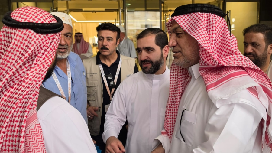 الوزير الخلايلة يزور الحجاج من ذوي الشهداء