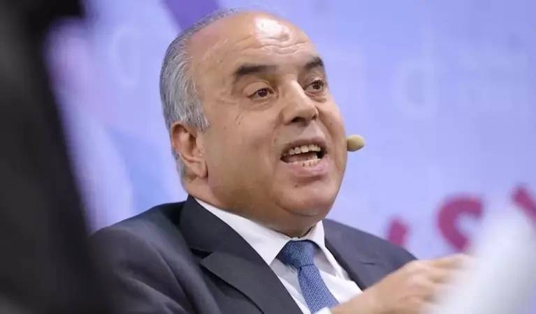 تأخر تهنئة الوزير محافظة بعيد الاستقلال .. يثير التساؤلات