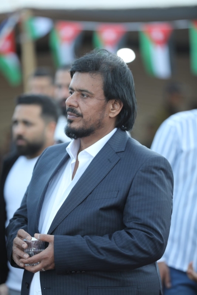 الشيخ المساعيد يقيم مهرجاناً احتفالاً قدمه لـ الملك 