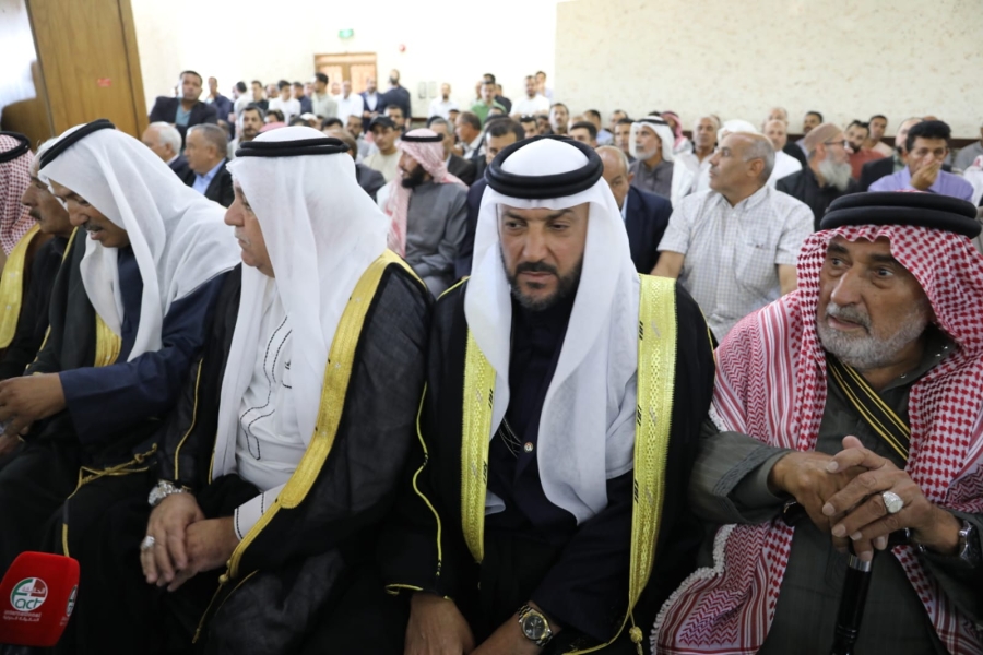 الغانم والمشاعلة والعواودة تمنح عطوة عشائرية بإعتراف (صور)